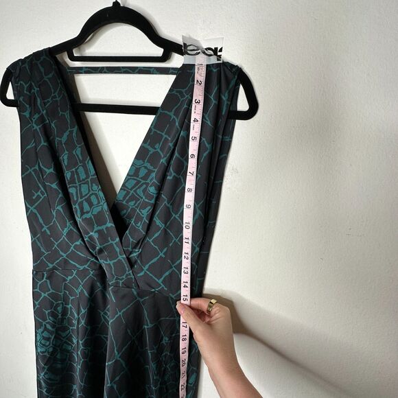 REISS Bebe Black & Green Print Flowy Maxi Sleeveless Deep V-Neck Front & Back 8 - Picture 13 of 13